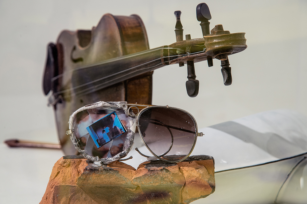 The Depressing Power of Art in Rapha&euml;lle de Groot&rsquo;s “Summit Meetings”