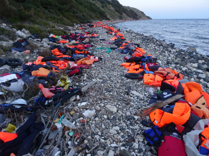 Discardedjackets on a beach in Lesbos. Image: Ben Quilty.