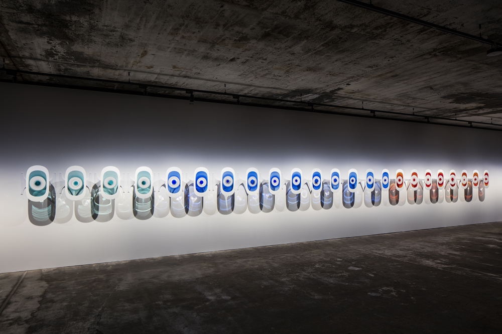 Yngve Holen, "Window seat 10–22 F" (installation view), 2016. Courtesy Yngve Holen; Galerie Neu, Berlin. Photo: Timo Ohler. 