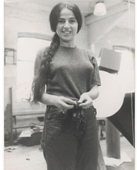 Eva Hesse, 1965. Photo courtesy of Manfred Tischer Archives.