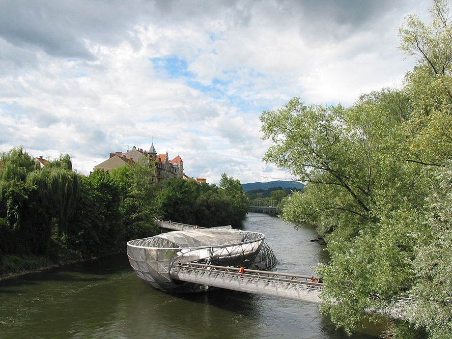 1024px-Murinsel_graz_summer