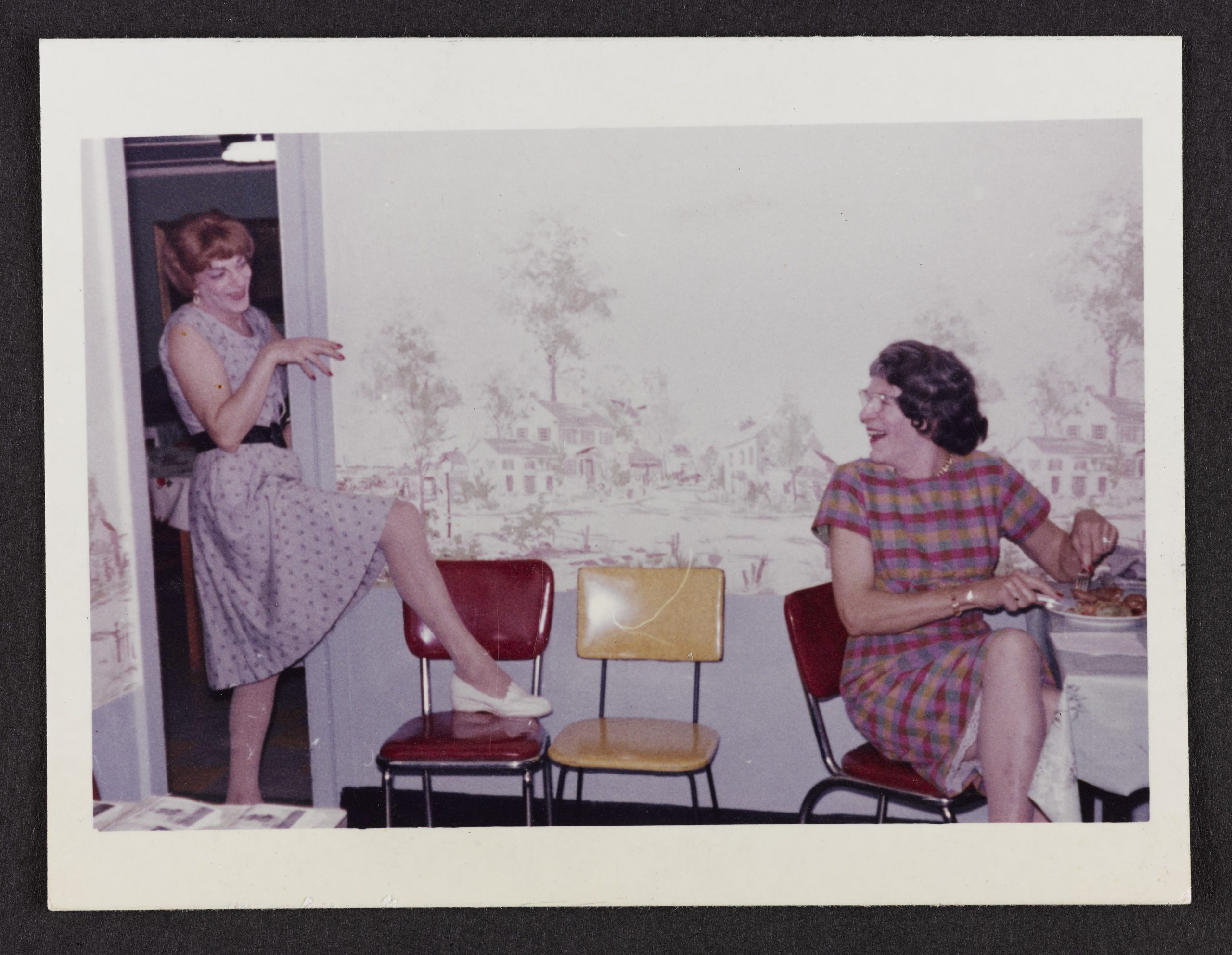 Susanna-and-Felicity-in-the-kitchen_AGO.121806-Standard-Print-1-scaled