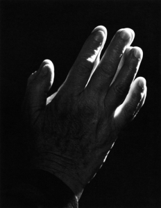 Karsh_Helen_Keller_hands