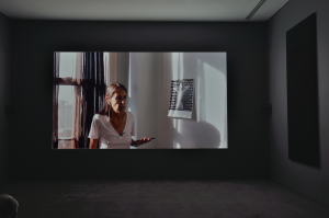 bnlmtl_moyra-davey_installation-view_rou7262_photo-by-daniel-roussel_courtesy-bnlmtl